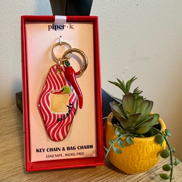 Piper K Picante Chili Pepper Bag Charm Hotel Key Chain - NEW - Picture 1 of 6